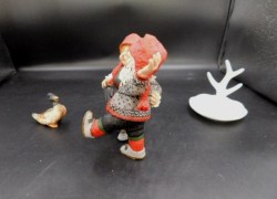norwegian figurine couple dance side a